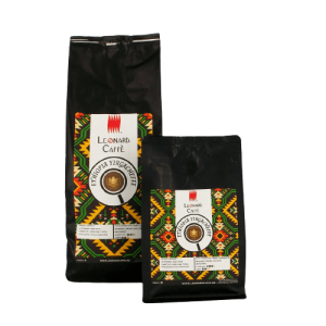 Diversitatea bogată a aromelor din cafeaua etiopiană Yirgacheffe reflectă esența cafelei din Africa de Est, oferind un spectru care cuprinde note florale, fructate și terestre.