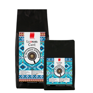 Diversitatea bogată a aromelor din cafeaua salvadoriană reflectă esența cafelei din America Centrală, oferind un spectru care include bogăția terestră și notele vii de citrice.